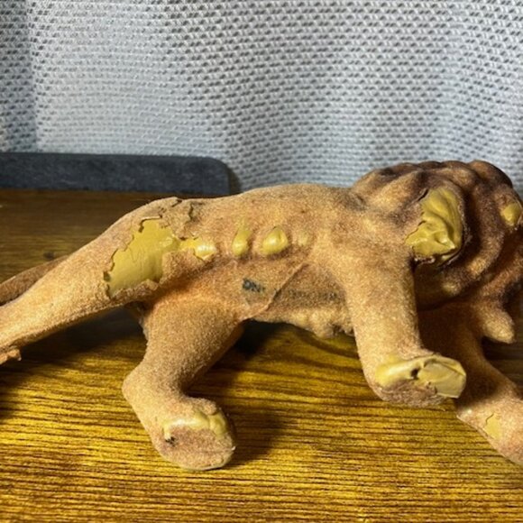 Vintage Flocked Lion and Tiger Figurine Toys Emerald Rhinestone Eyes - Picture 9 of 9